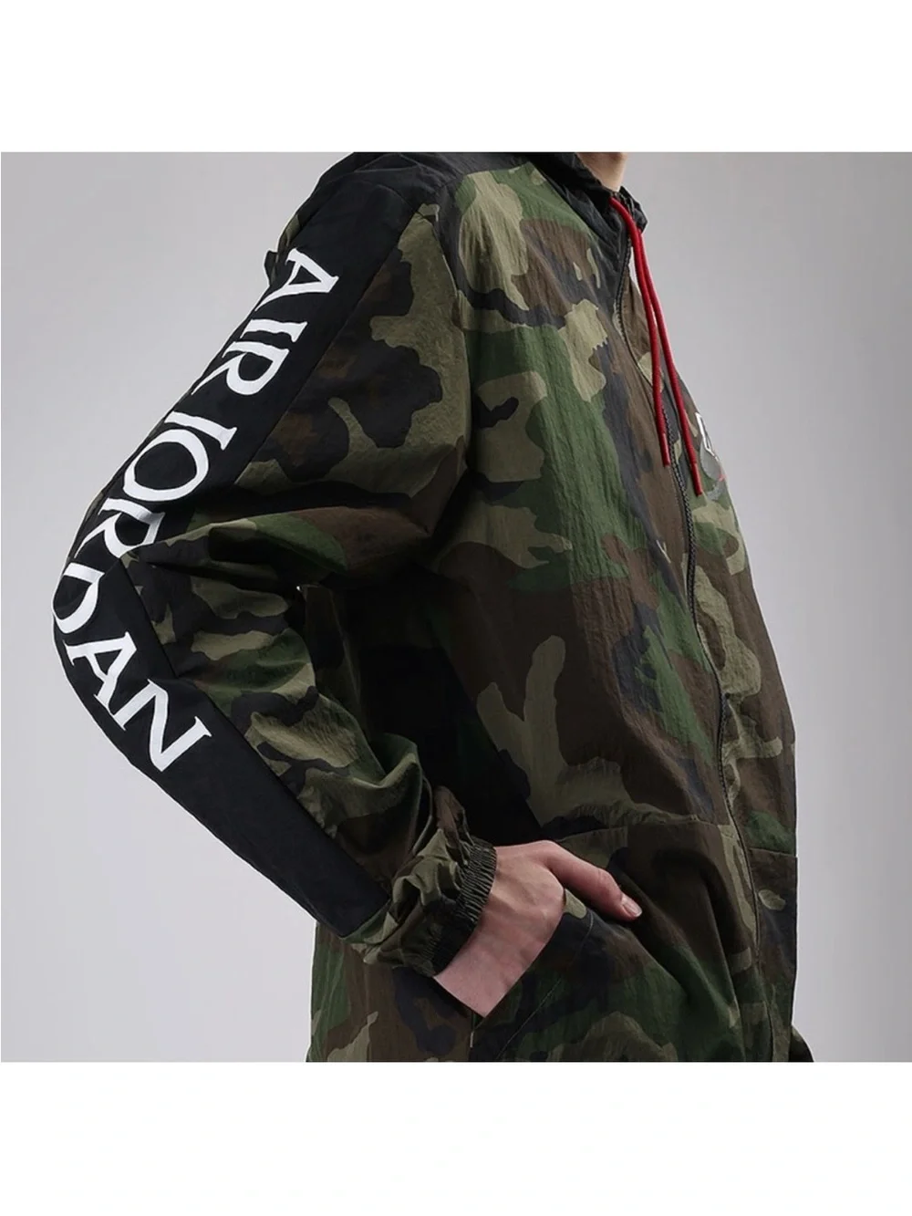 Air Jordan Jumpman Classics camo windbreaker. Size large.